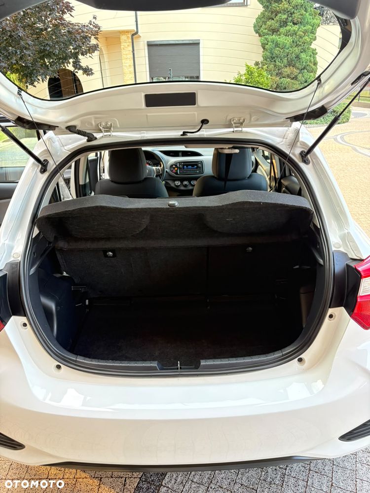 Toyota Yaris 1.0 Premium - 9