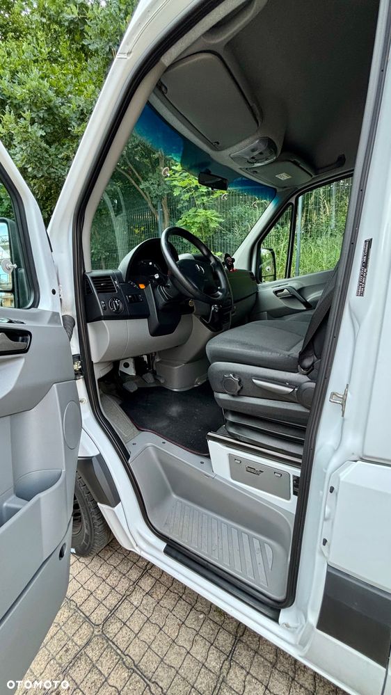 Mercedes-Benz Sprinter - 14