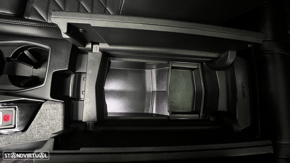 Peugeot E-3008 73 kWh GT - 32