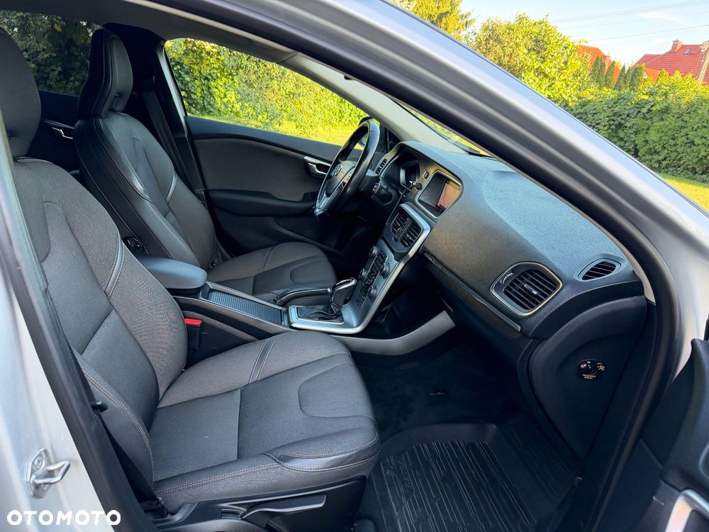 Volvo V40 Cross Country T3 Drive-E Dynamic Edition - 34