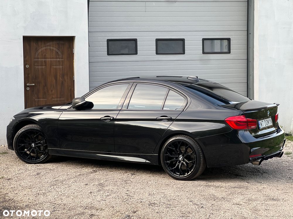 BMW Seria 3 330i xDrive Edition M Sport Shadow - 13