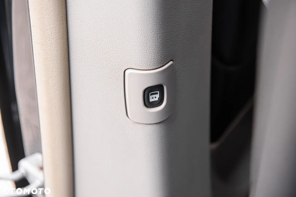 Lancia Voyager 3.6 Platinum Euro6 - 31