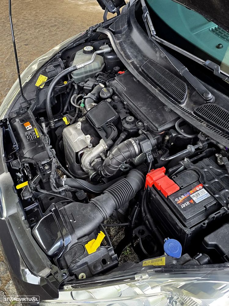 Ford Fiesta 1.4 TDCI Titanium - 16