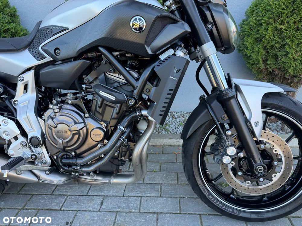Yamaha MT - 16