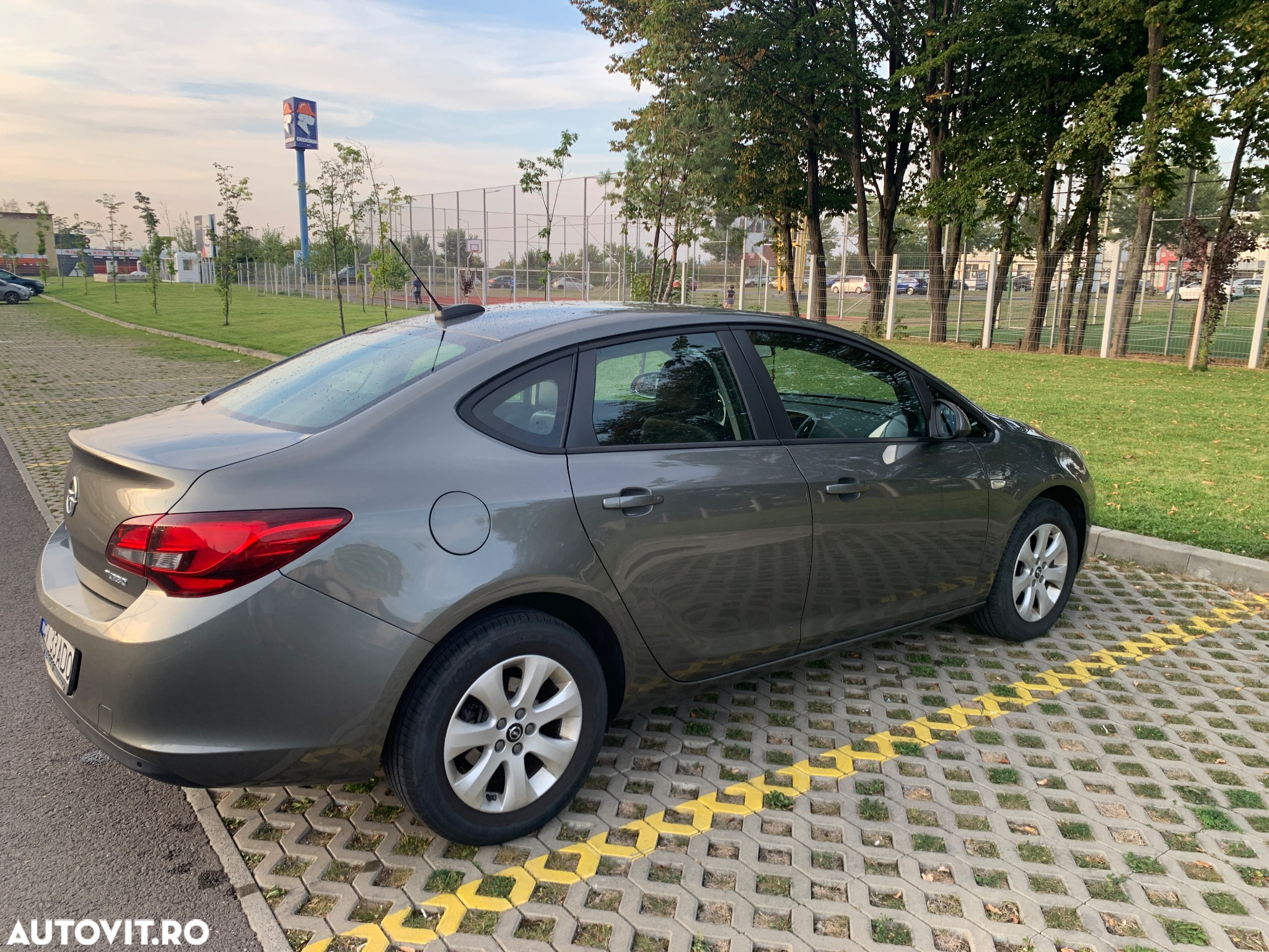 Opel Astra 1.4 ECOTEC Turbo Start/Stop Enjoy - 4
