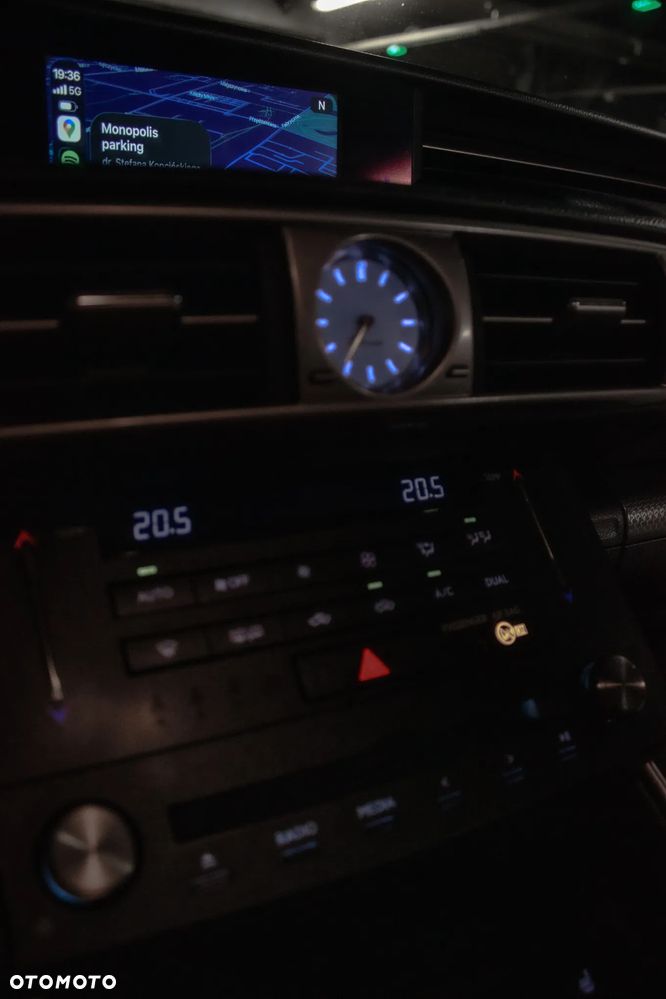 Lexus IS 200t F Sport - 17