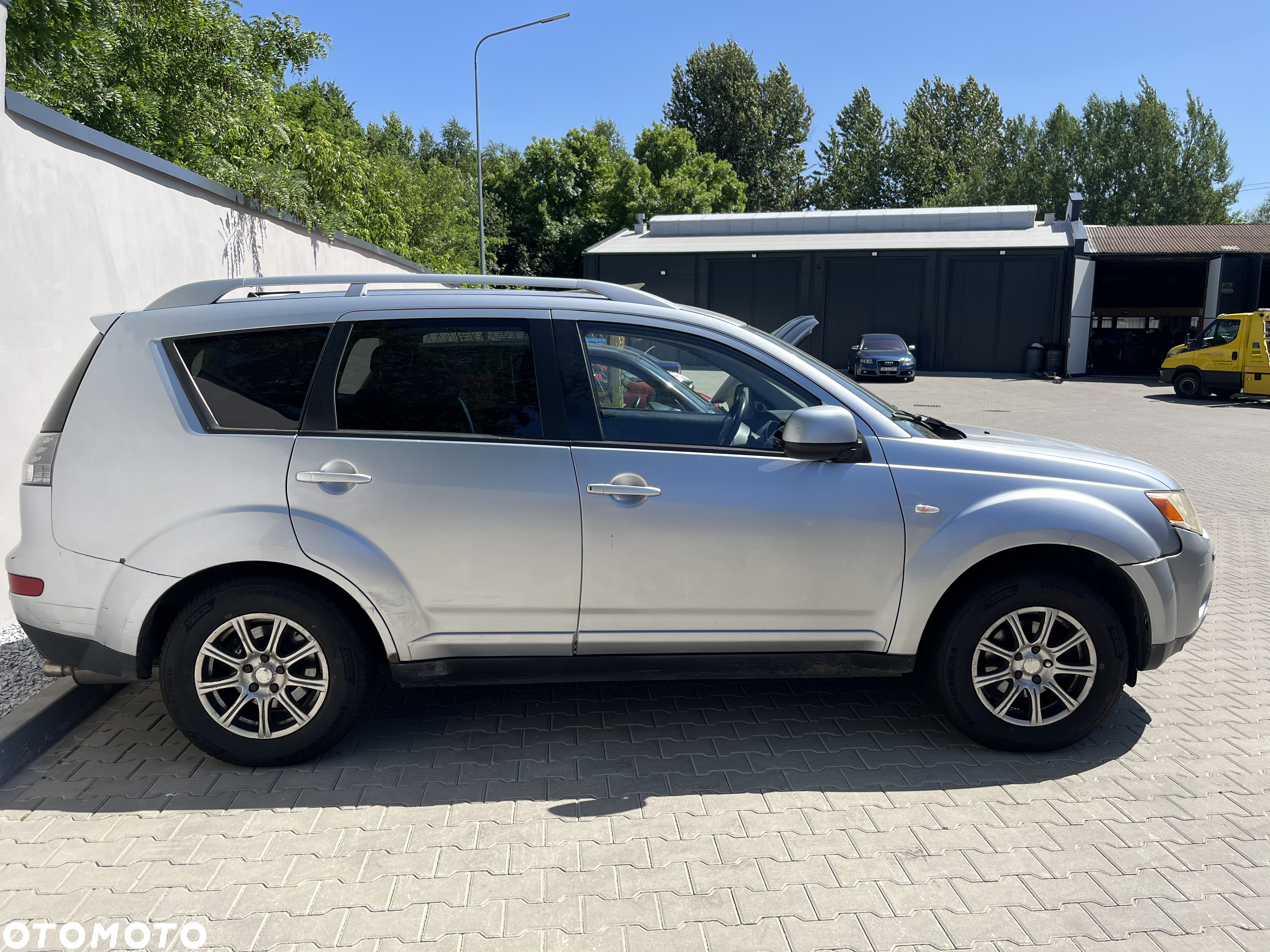 Mitsubishi Outlander 2.0 DID Intense - 2