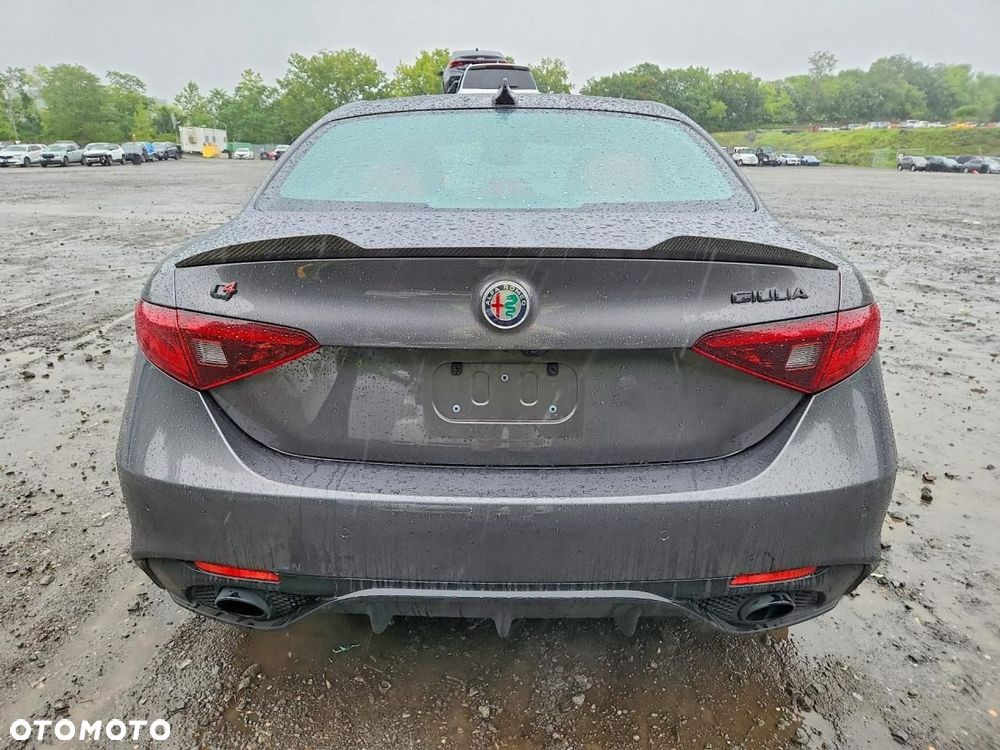 Alfa Romeo Giulia 2.0 Turbo TI Q4 - 6