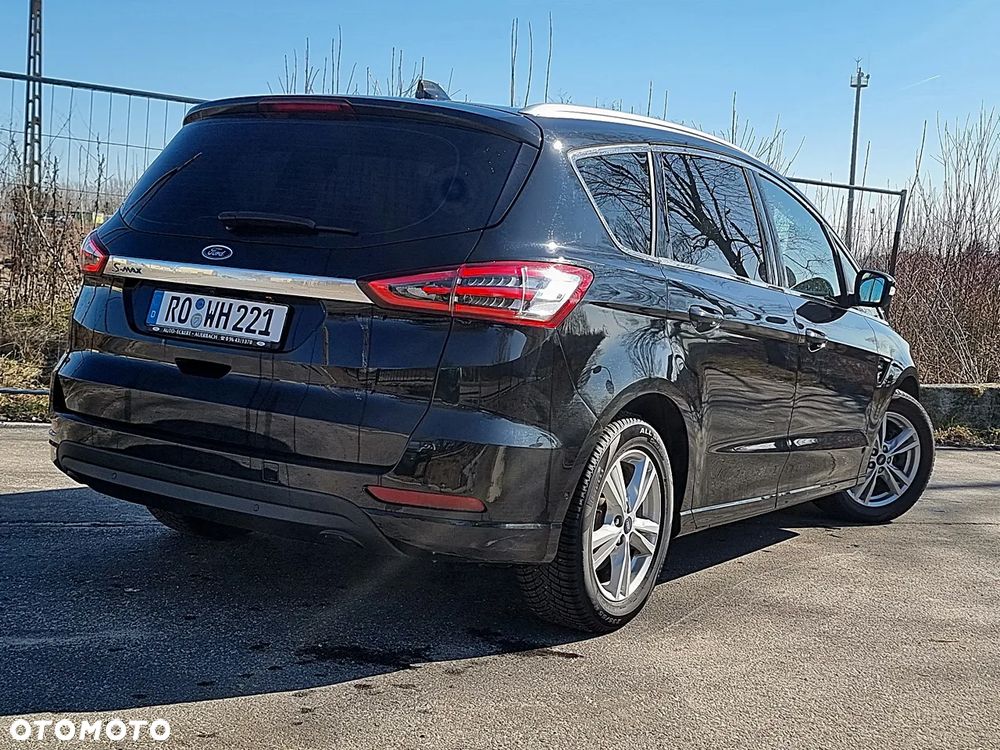 Ford S-Max - 12