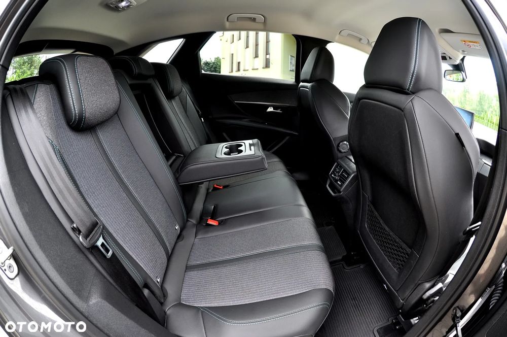 Peugeot 3008 1.2 PureTech Allure S&S EAT8 - 20