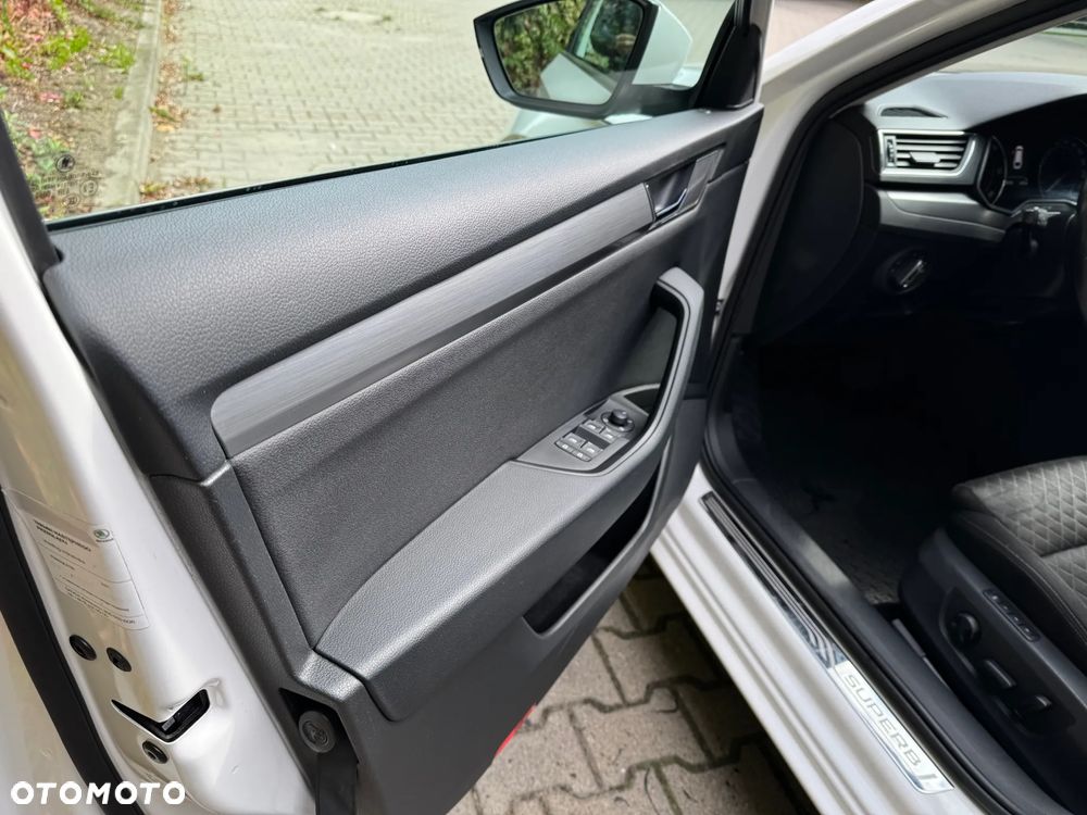 Skoda Superb 2.0 TDI 4x4 Style DSG - 13
