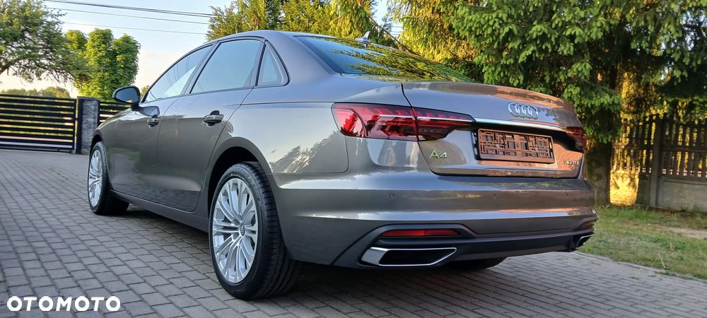 Audi A4 Limousine 30 TDI S tronic - 4