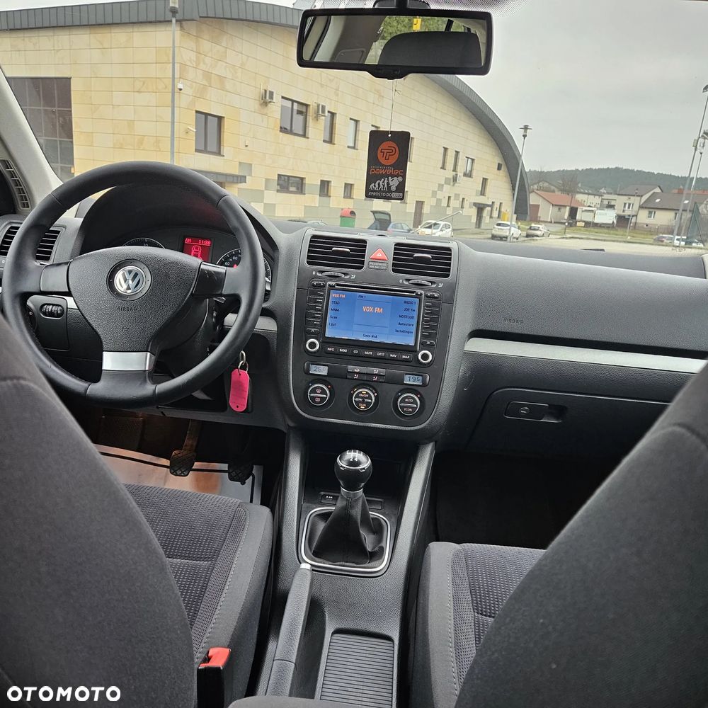 Volkswagen Jetta 1.9 TDI United - 23