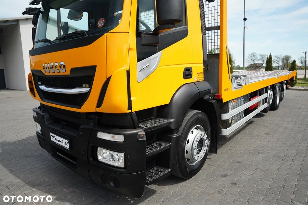 Iveco STRALIS 420 / 8X4 / LAWETA / PLATFORMA 10 M / NAJAZDY HYDRAULICZNE / 2 OSIE PODNOSZONE I SKRĘTNE / CAŁA NA PODUSZKACH / KAMERA / - 19