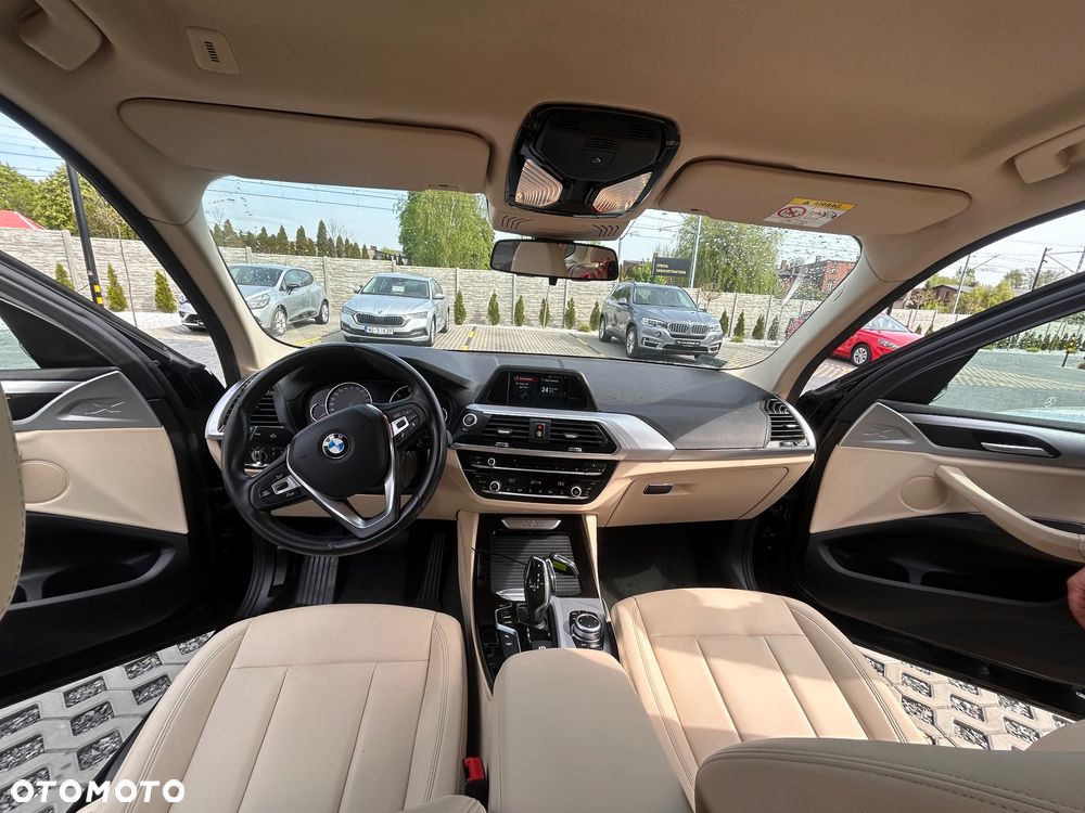 BMW X3 xDrive20d Advantage - 12