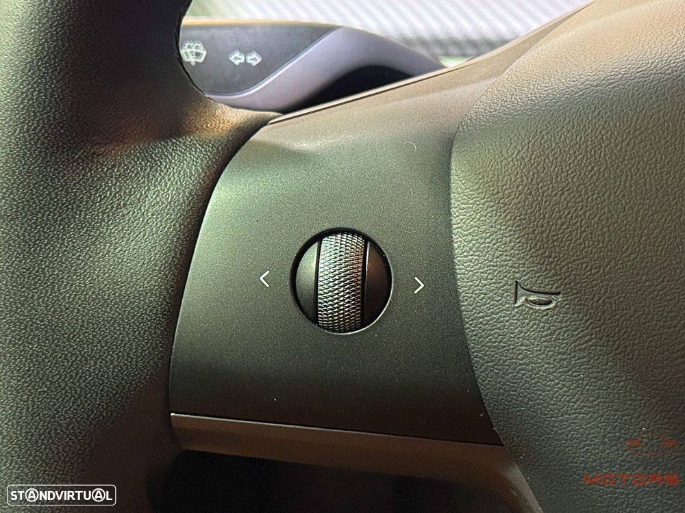 Tesla Model Y Long Range Dual Motor AWD - 24