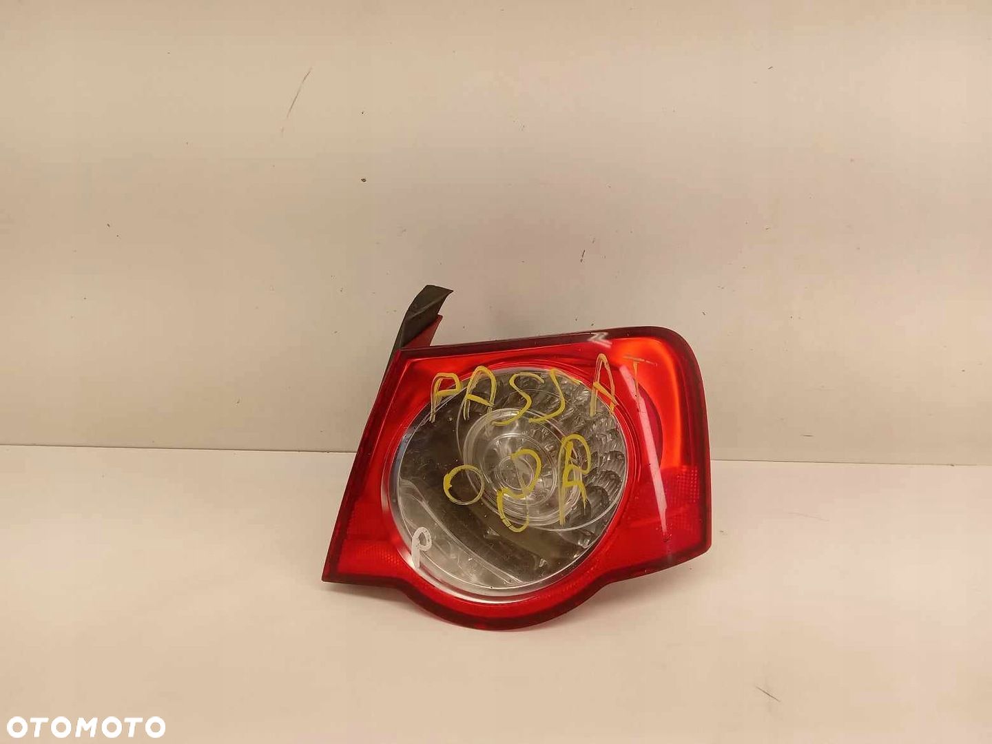 LAMPA PRAWA TYŁ TYLNA VW PASSAT B6 05-10 SEDAN - 1