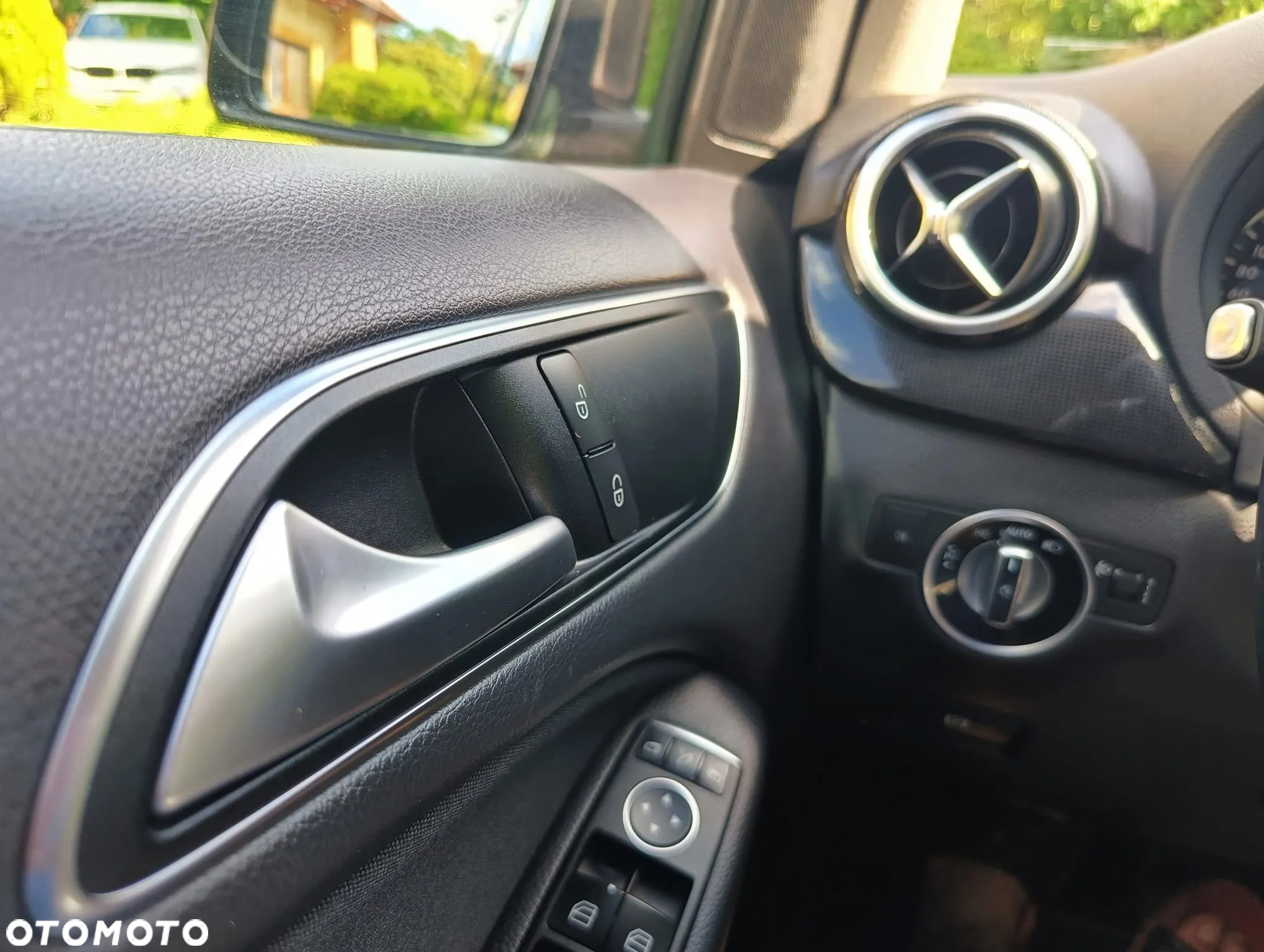 Mercedes-Benz Klasa B 180 (BlueEFFICIENCY) - 16