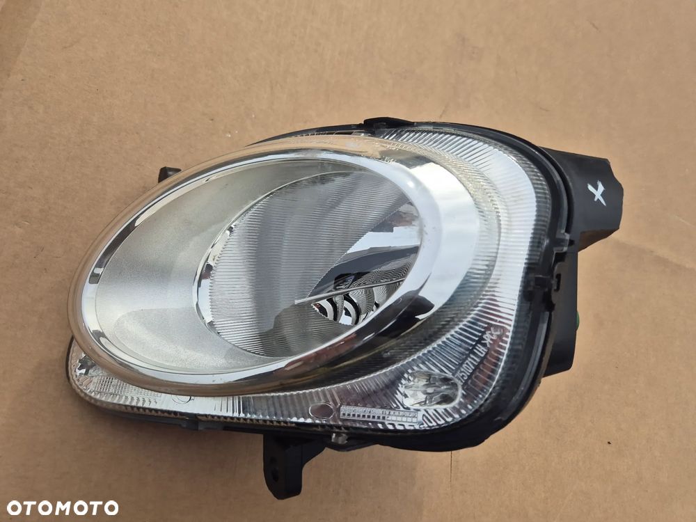 Fiat 500L lampa lewa .Długie.W zderzak.2012-.DRL - 1