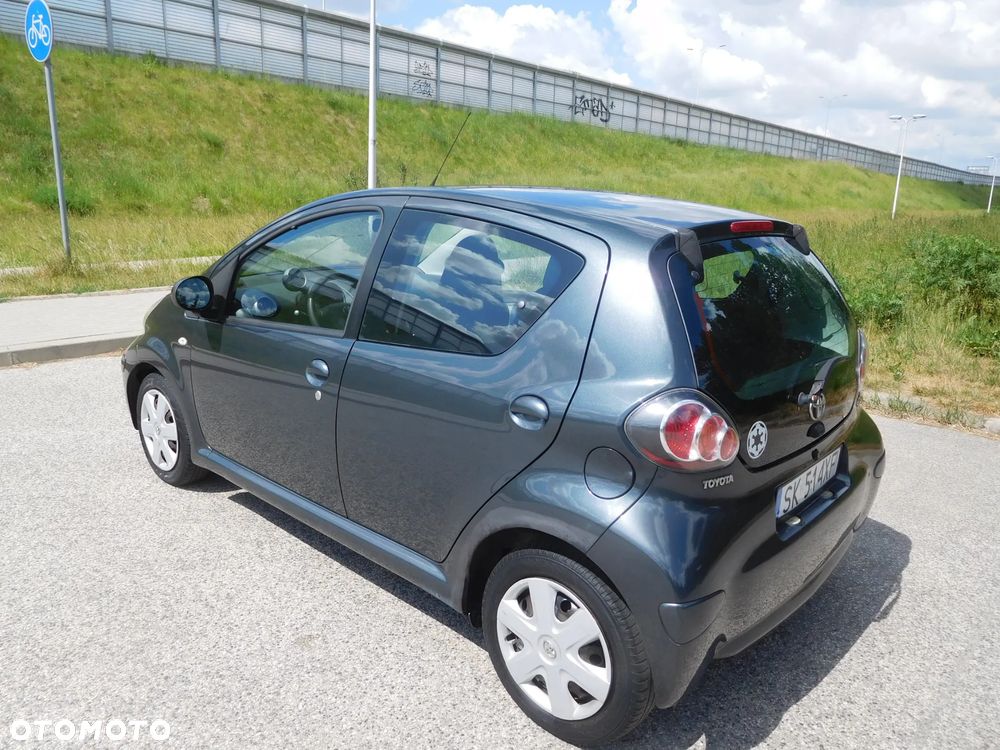 Toyota Aygo City - 4