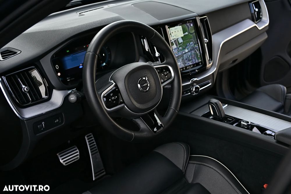 Volvo XC 60 B4 MHEV AT8 AWD R-Design - 19