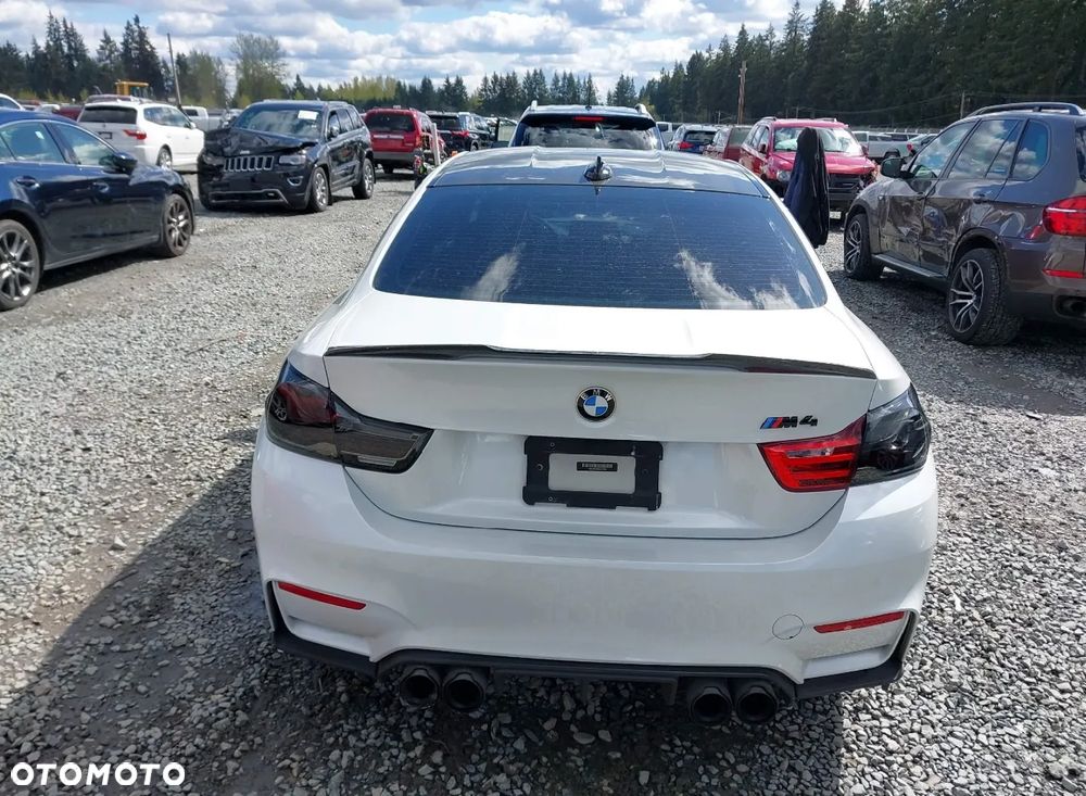 BMW M4 - 4