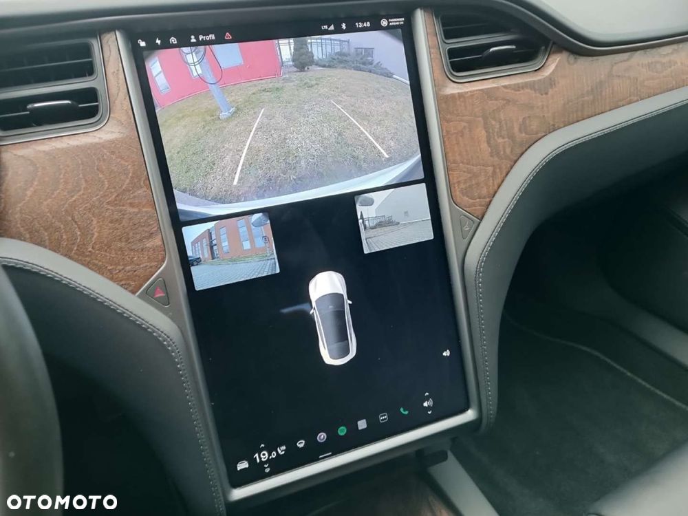 Tesla Model S - 25