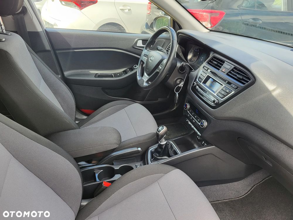 Hyundai i20 1.4 Comfort - 19