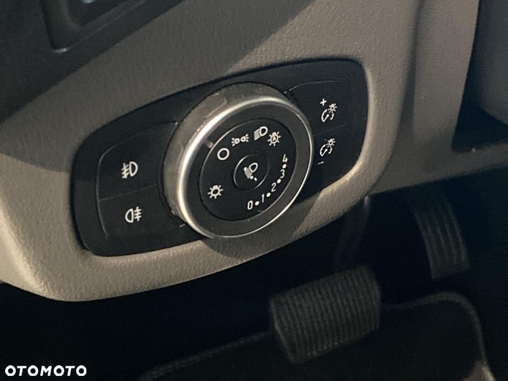 Ford Tourneo Connect - 10