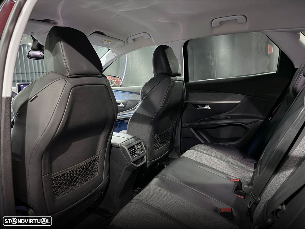 Peugeot 3008 1.2 PureTech Allure EAT8 - 28