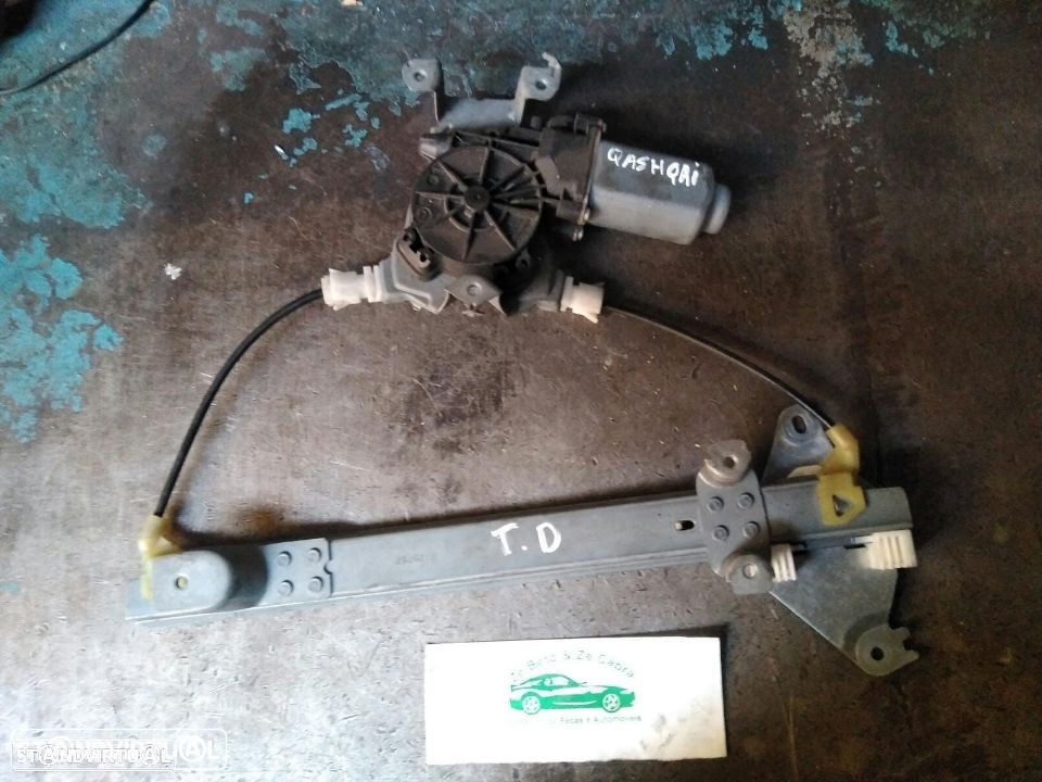 NISSAN QASHQAI J10 ELEVADOR TRAS DTO - 2