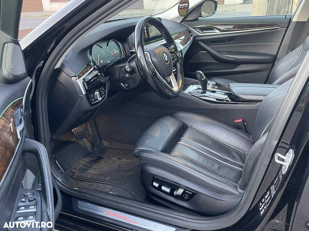 BMW Seria 5 540i xDrive Aut. Luxury Line - 26