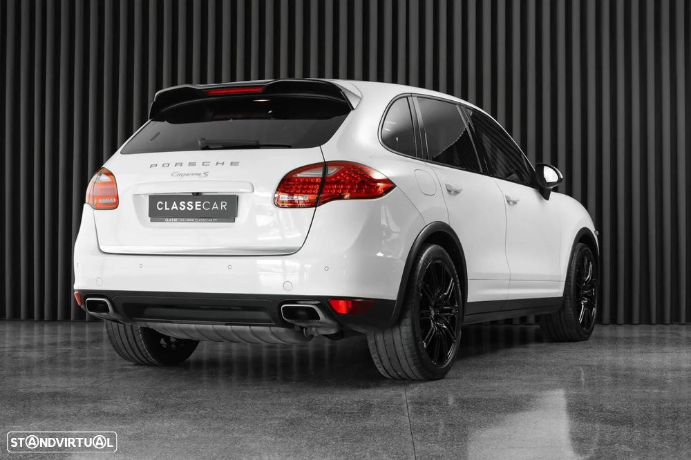 Porsche Cayenne S - 4