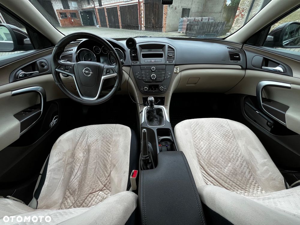Opel Insignia 1.8 - 9