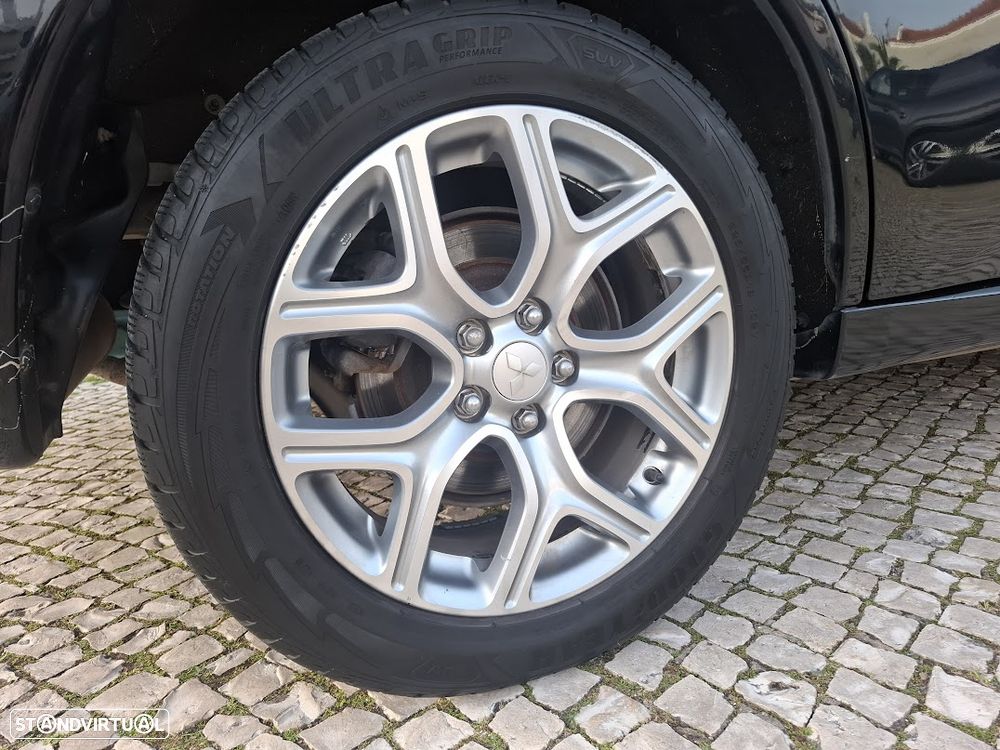 Mitsubishi Outlander - 53