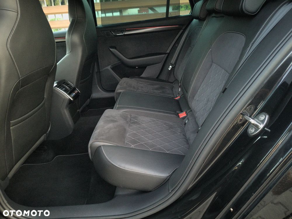 Skoda Superb 2.0 TDI 4x4 DSG Sportline - 24