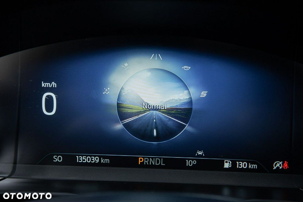 Ford Kuga 2.0 EcoBlue 4x4 TITANIUM X - 21