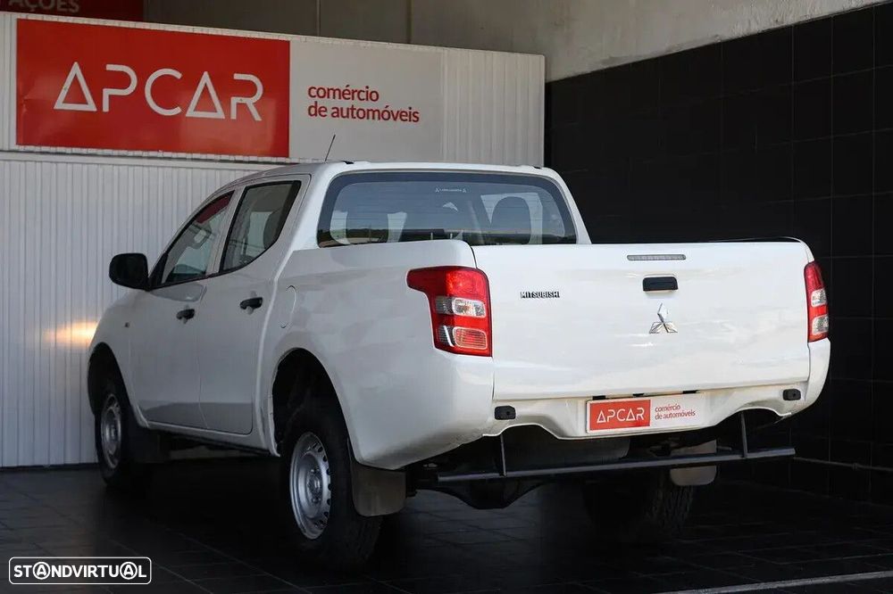 Mitsubishi L200 2.4 DI-D CD Invite 4WD - 6