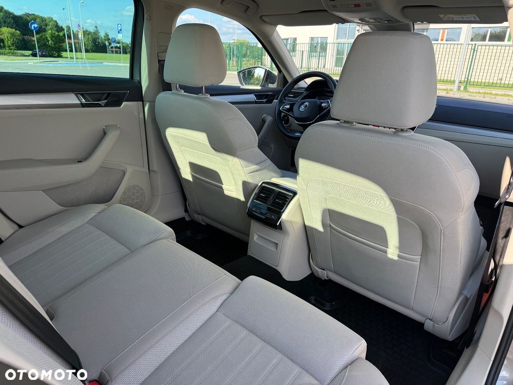 Skoda Superb 2.0 TDI 4x4 DSG Style - 28