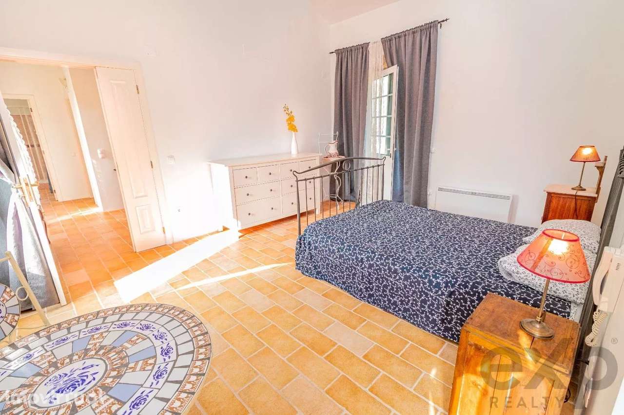 Moradia T3 Centenária Reabilitada, com Piscina, em Macieira de Cambra - Grande imagem: 4/7