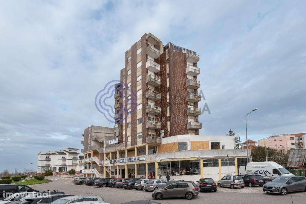 Apartamento T1 com 2 terraços no centro da Marinha Grande - Grande imagem: 3/23