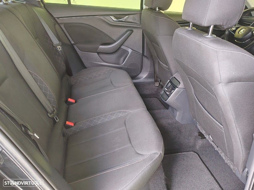 Skoda Kamiq 1.0 TSI Ambition DSG - 11
