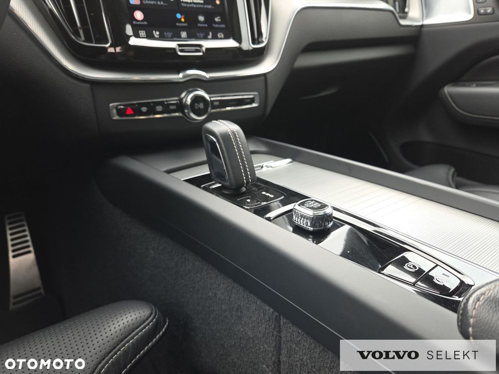 Volvo XC 60 T8 Plug-In Hybrid AWD R-Design - 27