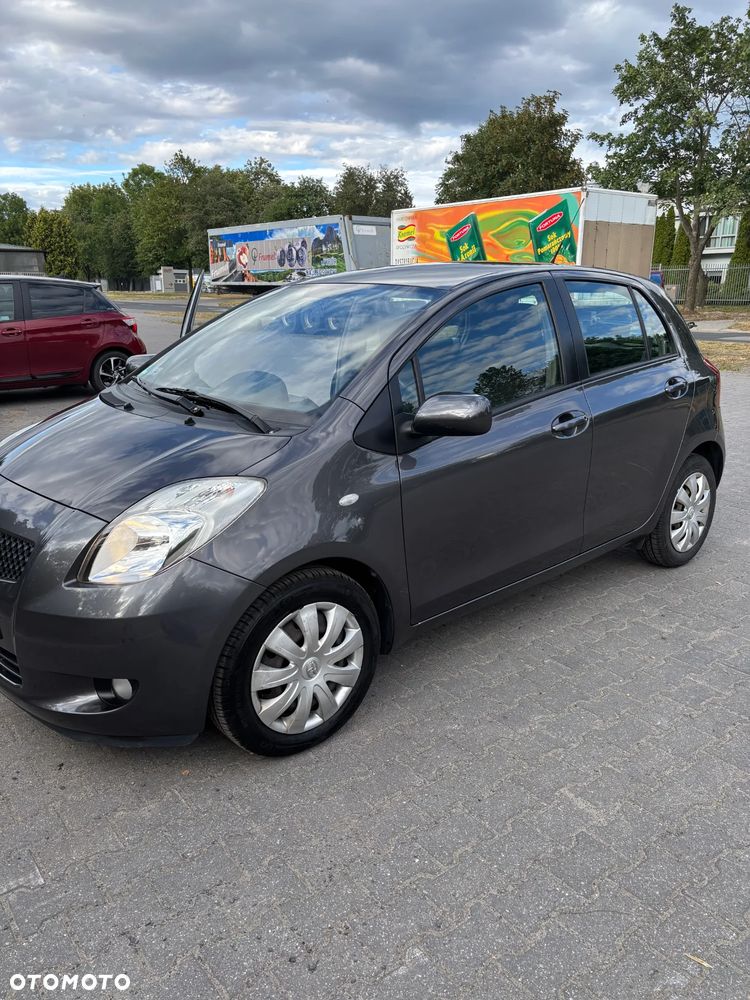 Toyota Yaris 1.3 Sol - 2