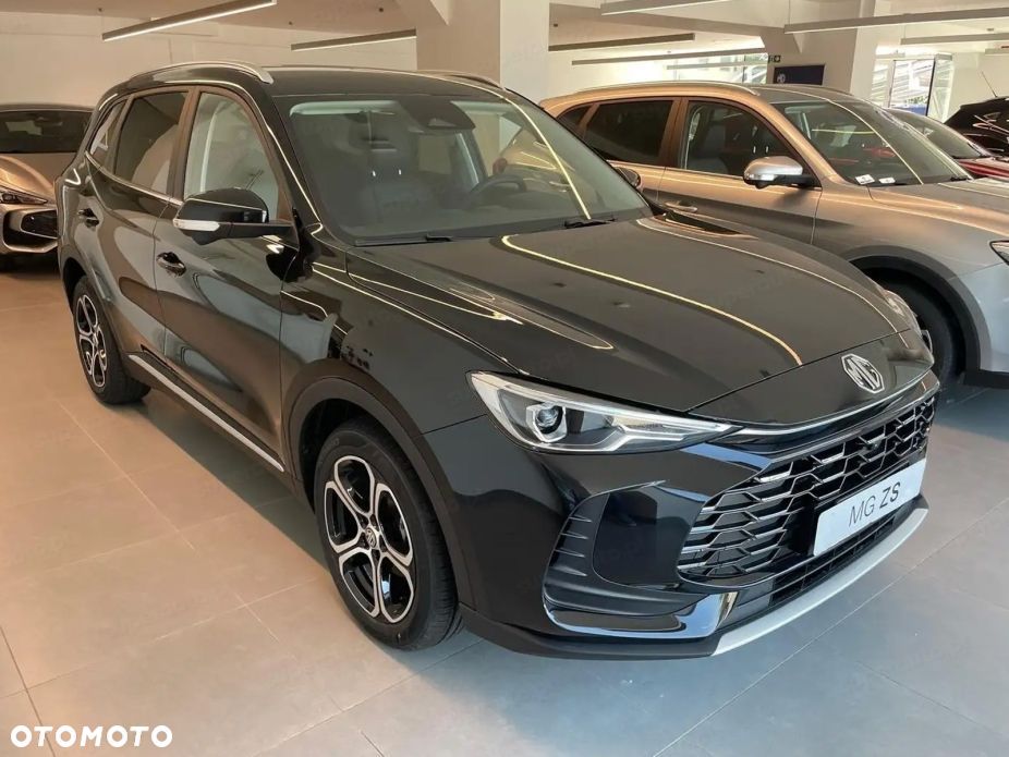 MG ZS Hybrid+ - 4