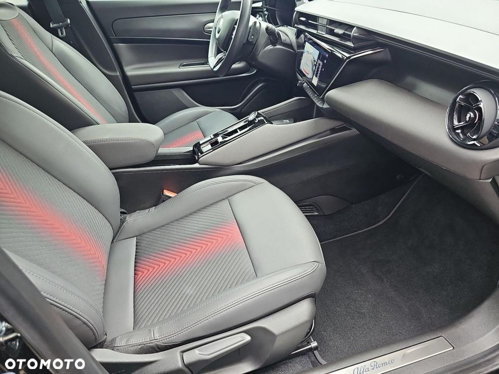 Alfa Romeo Junior 1.2 mHEV Ibrida Speciale eDCT - 22