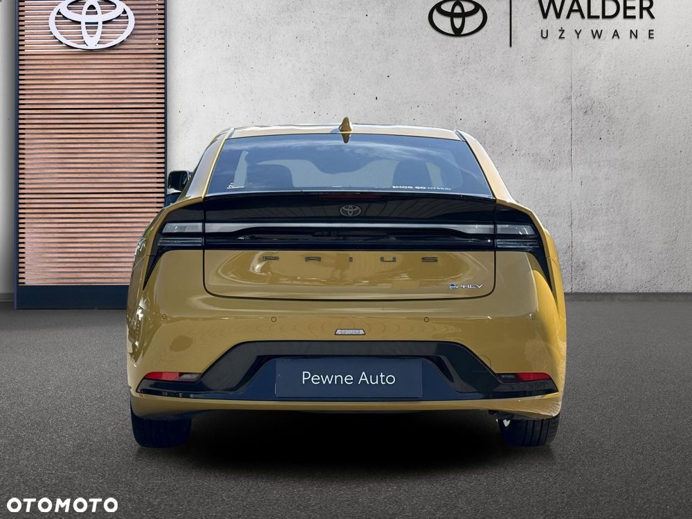 Toyota Prius - 4