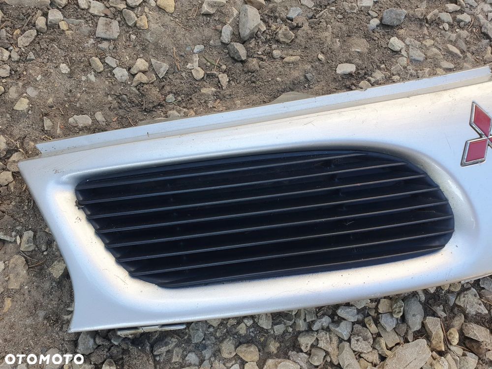 MITSUBISHI CARISMA GRILL PRZEDNIA ATRAPA PRZÓD EMBLEMAT MB944763 - 2