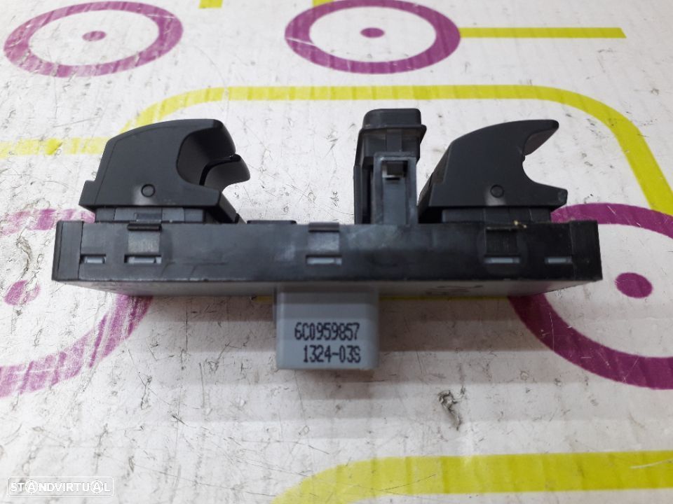 Comando de Vidros Frt / Esq Volkswagen Polo V de 2014 - Ref : 6C0959857 - NO320125 - 2