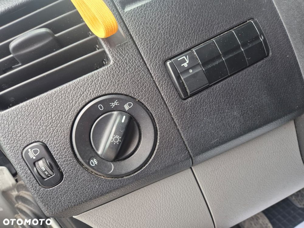 Mercedes-Benz Sprinter 316 CDi / KONTENER / WINDA  / TEMPOMAT / 3 MIEJSCA / 1 WŁ / SERWISOWANY - 24